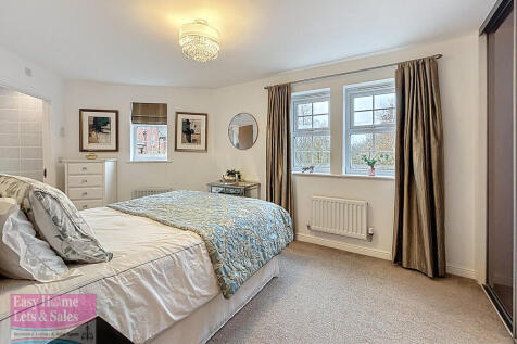 Master Bedroom Wi...