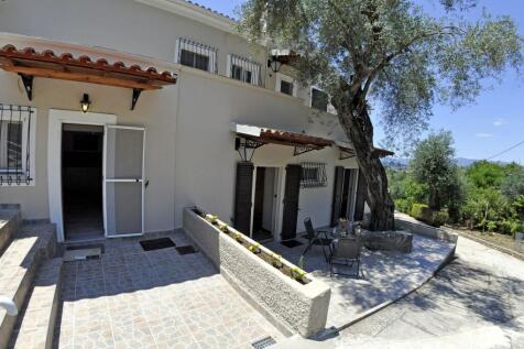 Apt 2 entrance