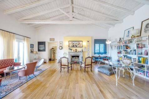 Whole sitting room