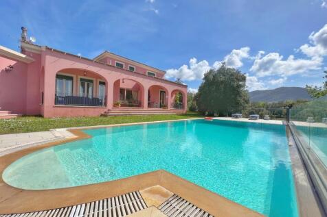POOL TERRACE