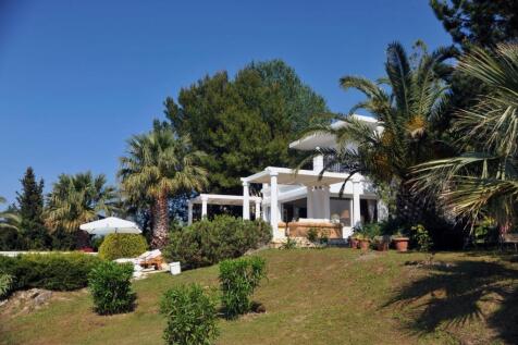 The villa from the garden