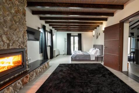 Bedroom with fireplace