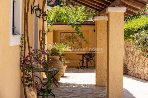 Rear covered terrace