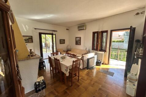 Dining to front door