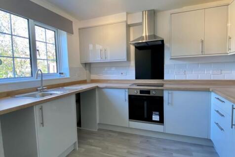3. 5 Keats Rd - Kitchen.jpg