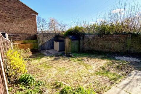 9. 5 Keats Rd - Garden 1.jpg