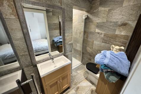 Bedroom 1 Ensuite