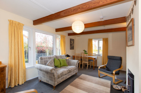 Sitting Room &amp; Dining Area