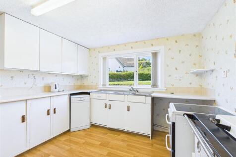 Kitchen / Dining