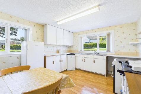 Kitchen / Dining
