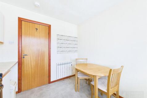 Kitchen / Dining