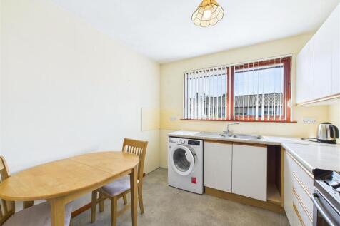 Kitchen / Dining