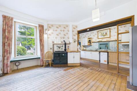 Kitchen / Breakfast Area