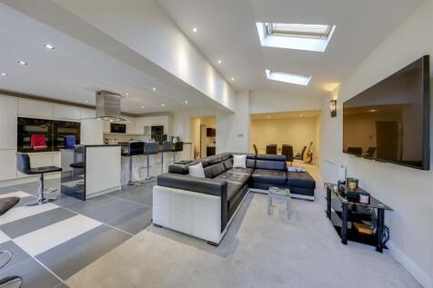 Open Plan Living / Kitchen / Dining  Alt