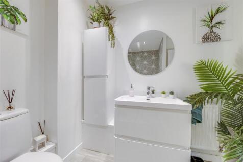 Shower Room LT