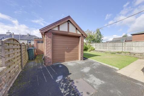 Detached Garage