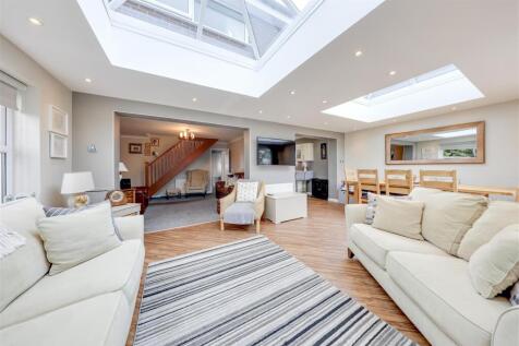 Open Plan Living / Dining