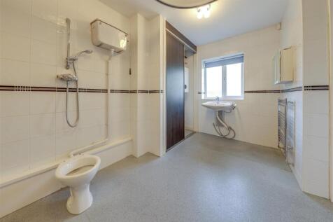En Suite Bathroom Alt