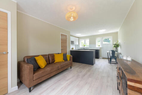 2 Bedroom End Terrace House