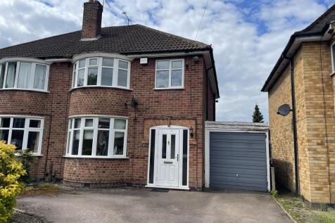 3 Bedroom semi detached house for rent