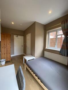 ROOM B 2