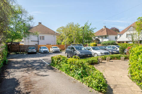 Parking &amp; Com...