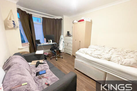 150a Broadlands R...