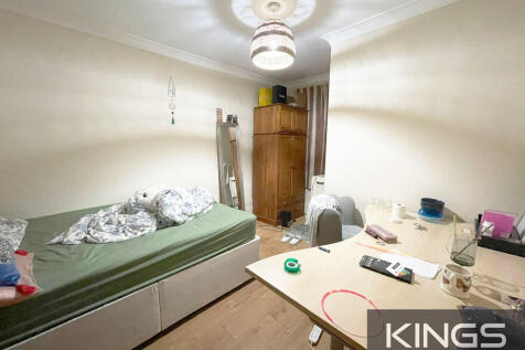 150a Broadlands R...