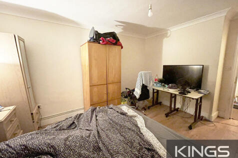 150a Broadlands R...