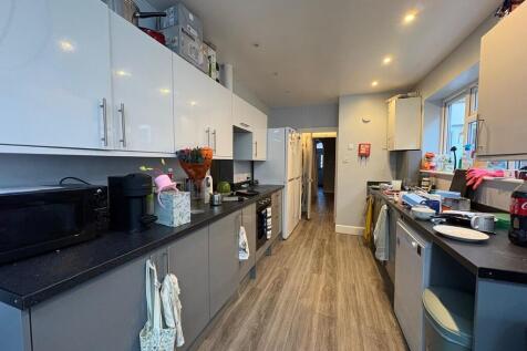 PHOTO-2025-11-05-...