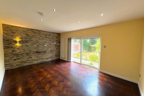 PHOTO-2025-08-07-...