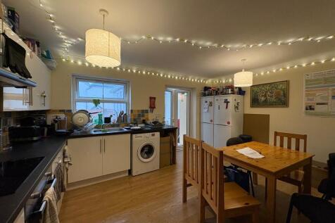 PHOTO-2025-12-08-...