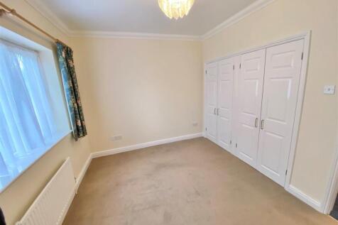 Bedroom 2 pic 2.jpg