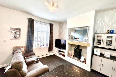 OPEN PLAN LIVING AREA