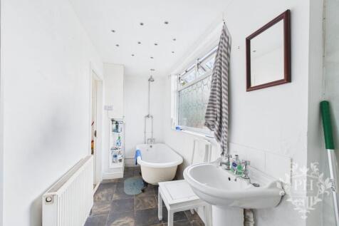 CAM02002G0-PR0199-STILL009 (1).jpg