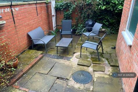 Relaxing Courtyard Garden
