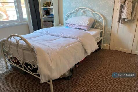 Bedroom 3 (1st Floor Front)
