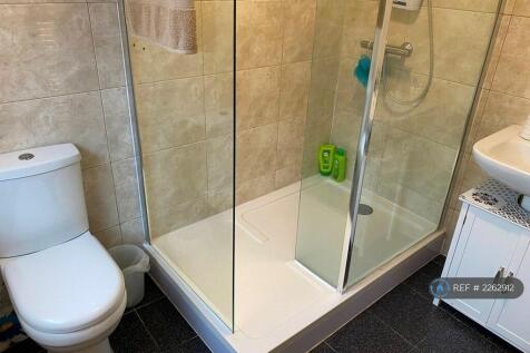 *Ensuite