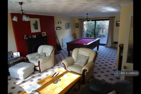 Main Large Sitting Room Front To Back