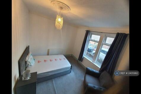 Large Double Bedroom (New Furniture&#39;s) Room 2