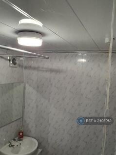 Bathroom (Newly Renovated)