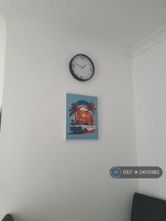 Living Room  Clock And Wall Frame 
