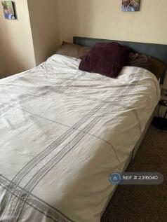 Back Bedroom Pic 1