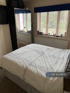 Back Bedroom Pic 2