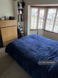 Front Bedroom Pic 2