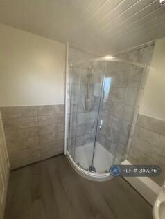 Master Bedroom Ensuite Shower Cubicle