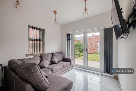 Kitchen/ Living Room