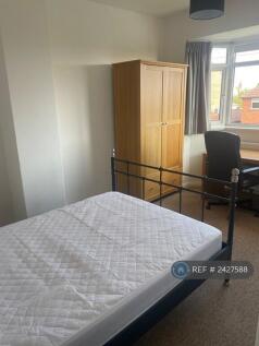 Room 2 - Double Bed, Desk, Wardrobe &amp; Side Table