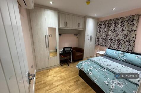 Room 1- £995/m