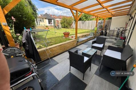 Garden With Patio Area